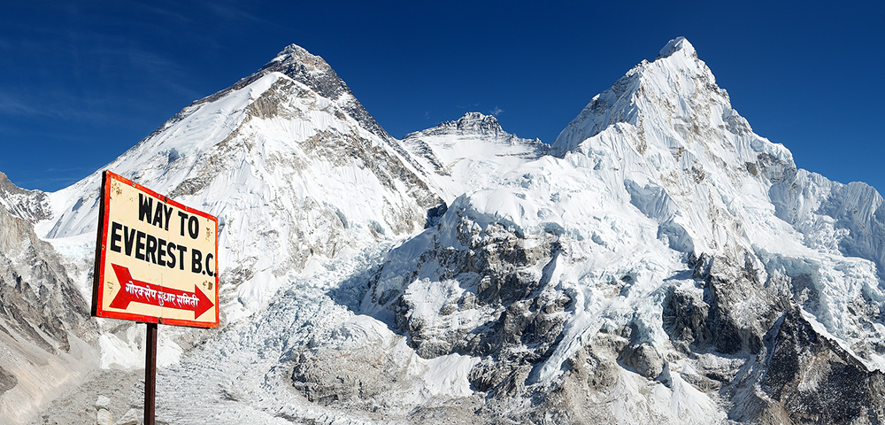 Mount Everest sign to base camp